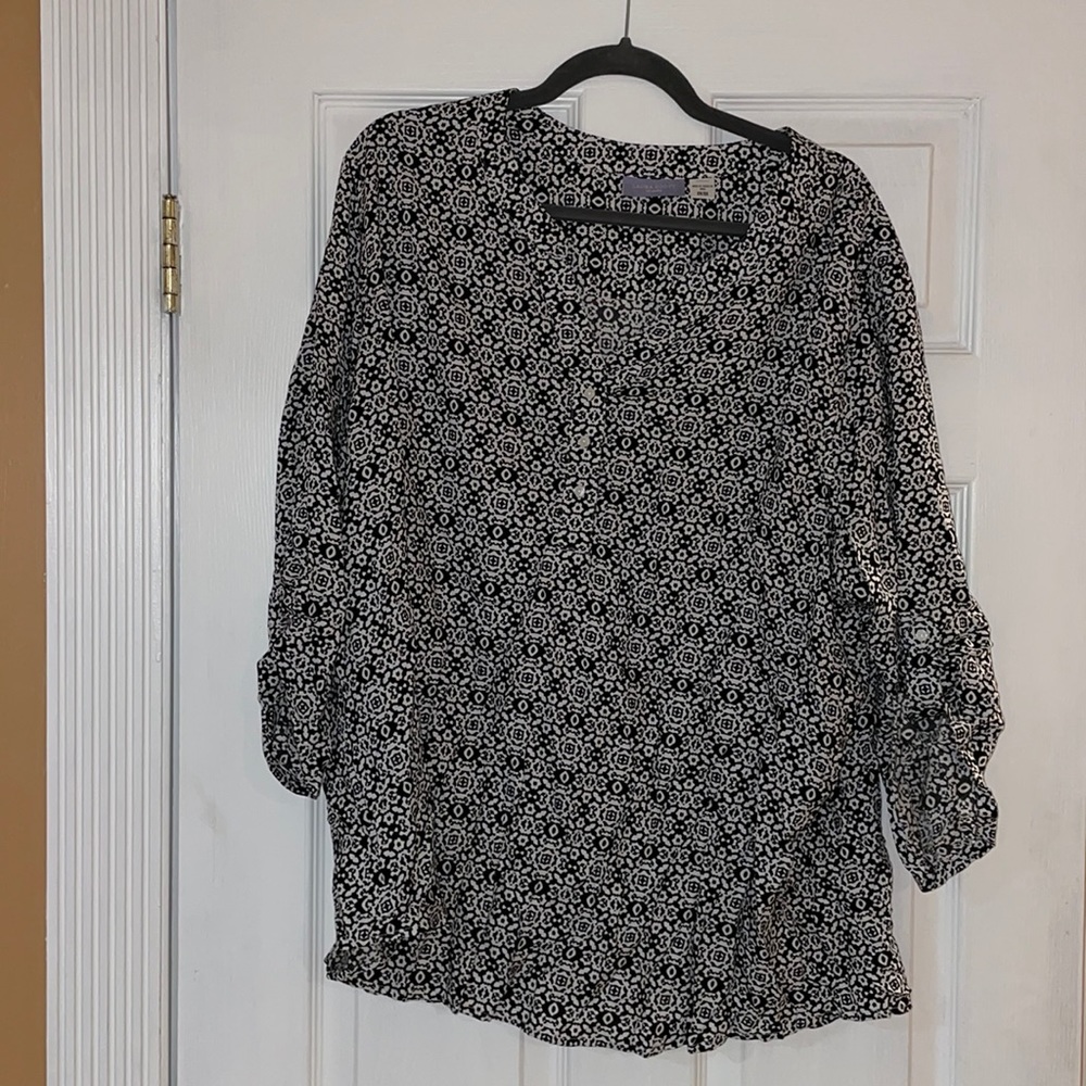 Black patterned blouse-Laura Scott-2x